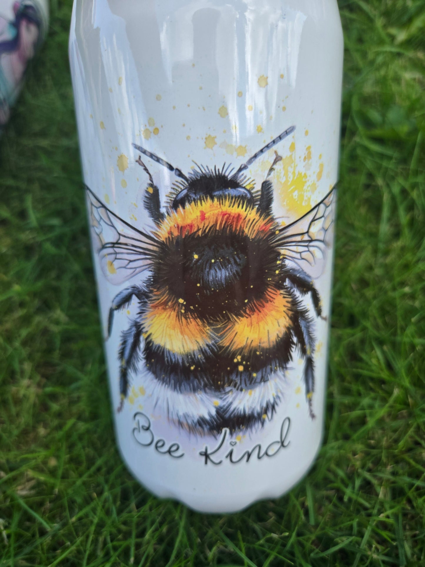 Bee kind 650ml aluminium bowling bottle